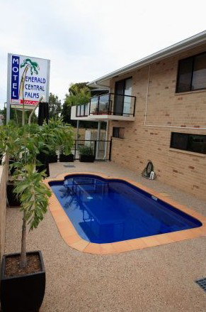 Emerald Central Palms Motel - St Kilda Accommodation 1