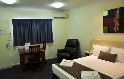 Bluewater Harbour Motel Bowen - St Kilda Accommodation 4