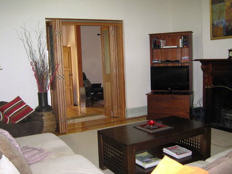 Amalie Cottage Waikerie - St Kilda Accommodation 3