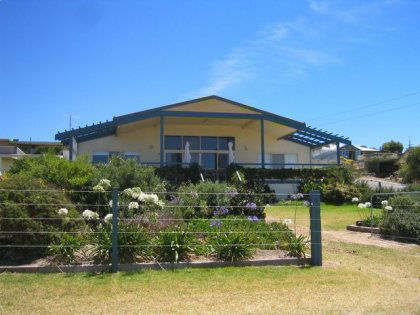 Emu Bay Lodge - St Kilda Accommodation 0