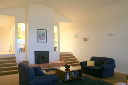 Emu Bay Lodge - St Kilda Accommodation 4