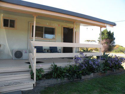 Baudin Budget Units 2&3 And Cottage - St Kilda Accommodation 0