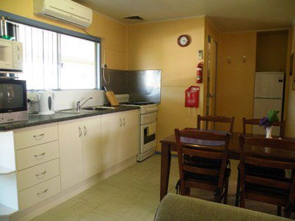 Baudin Budget Units 2&3 And Cottage - St Kilda Accommodation 1