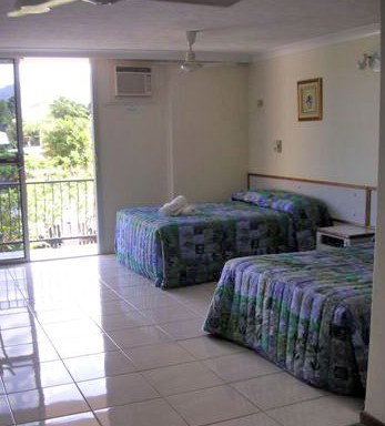 Cairns Holiday Lodge - St Kilda Accommodation 2