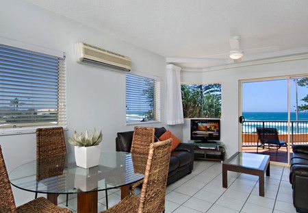 Coolum Baywatch Resort - St Kilda Accommodation 1