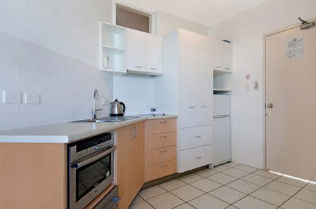 Coolum Baywatch Resort - St Kilda Accommodation 4