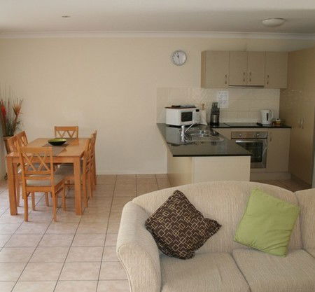 Pacific Sun Gold Coast Holiday Townhouse - St Kilda Accommodation 2