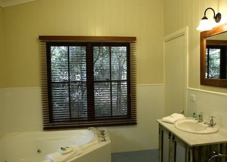 Friday Creek Retreat - St Kilda Accommodation 4