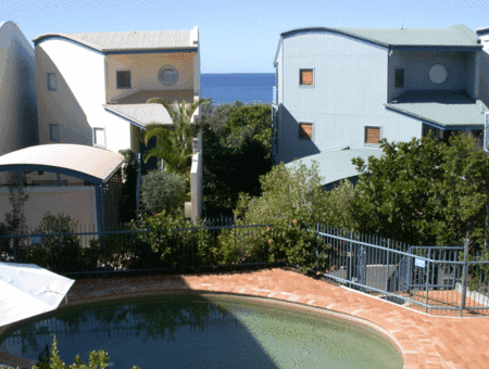 Castaway Cove Resort Noosa - St Kilda Accommodation 2