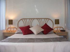 Port Douglas Outrigger Apartments - St Kilda Accommodation 3