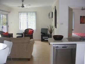 Port Douglas Outrigger Apartments - St Kilda Accommodation 4
