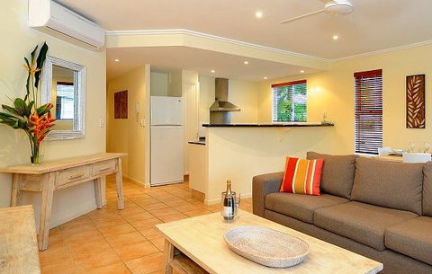 Cayman Villas Port Douglas - St Kilda Accommodation 3