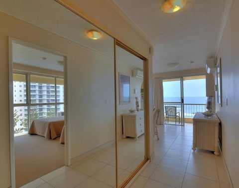 Surfers Beachside Holiday Apartments - St Kilda Accommodation 4
