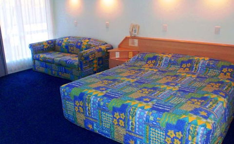 Runaway Bay Motor Inn - St Kilda Accommodation 2