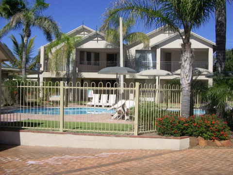 Pelican Shore Villas - St Kilda Accommodation 1