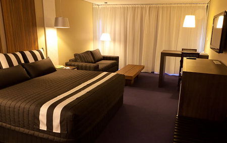 Taylors Lakes Hotel Motel - St Kilda Accommodation 1
