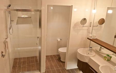 Taylors Lakes Hotel Motel - St Kilda Accommodation 2
