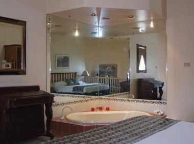 Monte Pio Motor Inn - St Kilda Accommodation 2