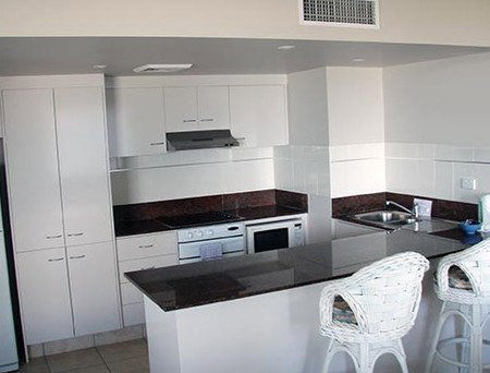 Paros On The Beach - St Kilda Accommodation 4