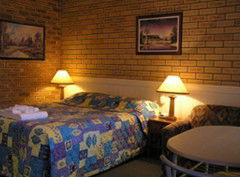 Blue Violet Motor Inn - St Kilda Accommodation 2