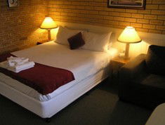 Blue Violet Motor Inn - St Kilda Accommodation 3
