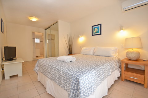 Raintrees Resort - St Kilda Accommodation 4