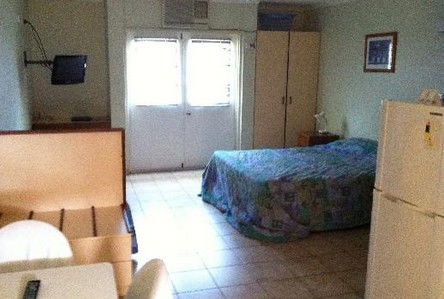 Peninsular Apartment Hotel - St Kilda Accommodation 2