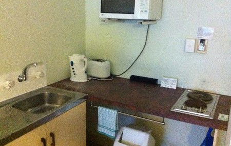 Peninsular Apartment Hotel - St Kilda Accommodation 3