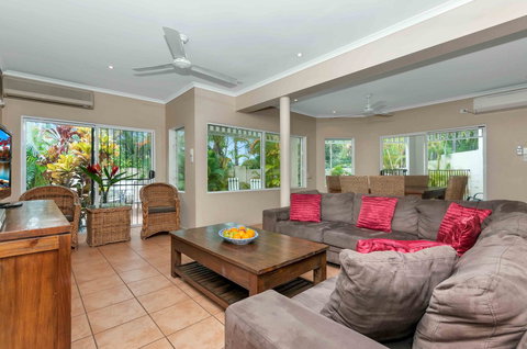 The Villas Palm Cove - St Kilda Accommodation 0