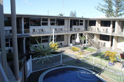 A' Montego Mermaid Beach Motel - St Kilda Accommodation 3