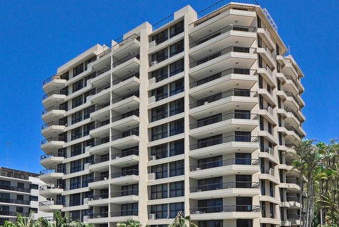 Clubb Coolum Beach - St Kilda Accommodation 0