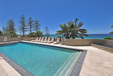 Clubb Coolum Beach - St Kilda Accommodation 1