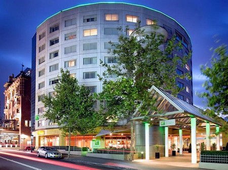 Holiday Inn Potts Point - St Kilda Accommodation 2
