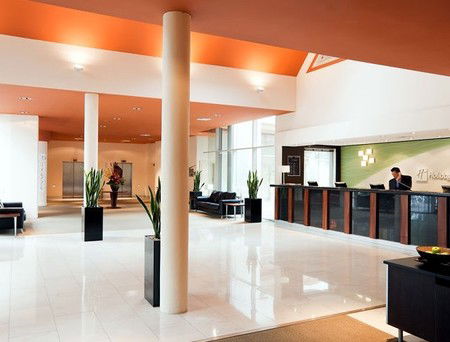 Holiday Inn Potts Point - St Kilda Accommodation 4