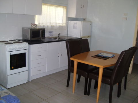 Glenwood Tourist Park And Motel - St Kilda Accommodation 4