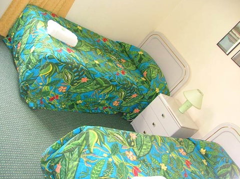 Surfers Del Rey - St Kilda Accommodation 2