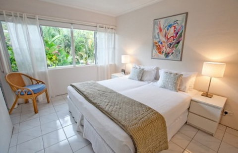 Driftwood Mantaray On Macrossan - St Kilda Accommodation 1