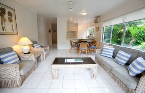 Driftwood Mantaray On Macrossan - St Kilda Accommodation 3