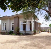 Driftwood Beach Cottage - St Kilda Accommodation