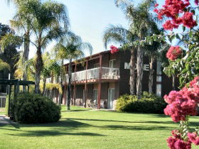 Barmera Hotel-Motel - St Kilda Accommodation 0