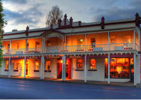 Royal George Hotel - St Kilda Accommodation 0