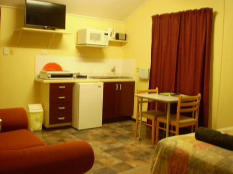 Banjo's Overnight & Holiday Units - St Kilda Accommodation 3