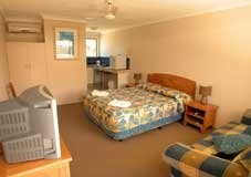 Montego Mermaid Beach Motel - St Kilda Accommodation 0