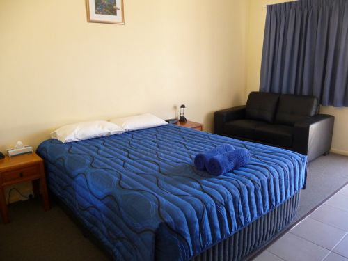 Moura QLD St Kilda Accommodation