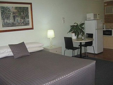 Paramount Motel And Serviced Apartments - St Kilda Accommodation 4