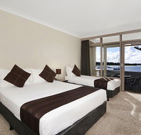 Waters Edge Country Comfort - St Kilda Accommodation