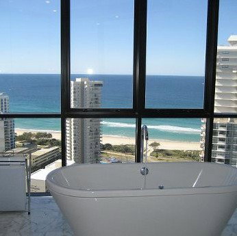 Aria Apartments Broadbeach - St Kilda Accommodation 4