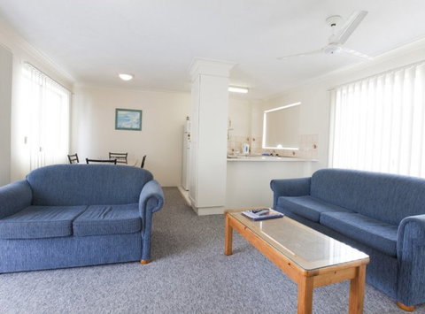 Mardi Gras Apartments - St Kilda Accommodation 4