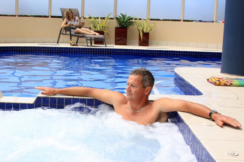 Beaches International - St Kilda Accommodation 1