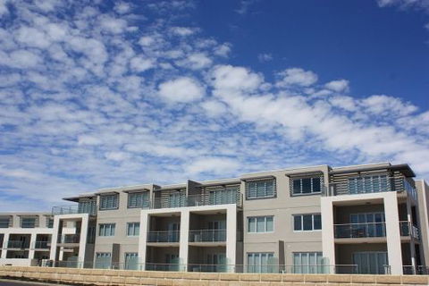 Bunbury Seaview Apartments - St Kilda Accommodation 6
